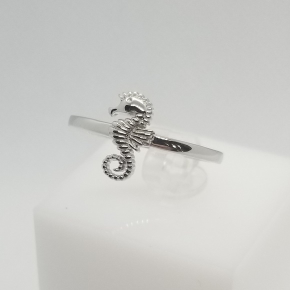 Seahorse Ring - Picture 7 of 8